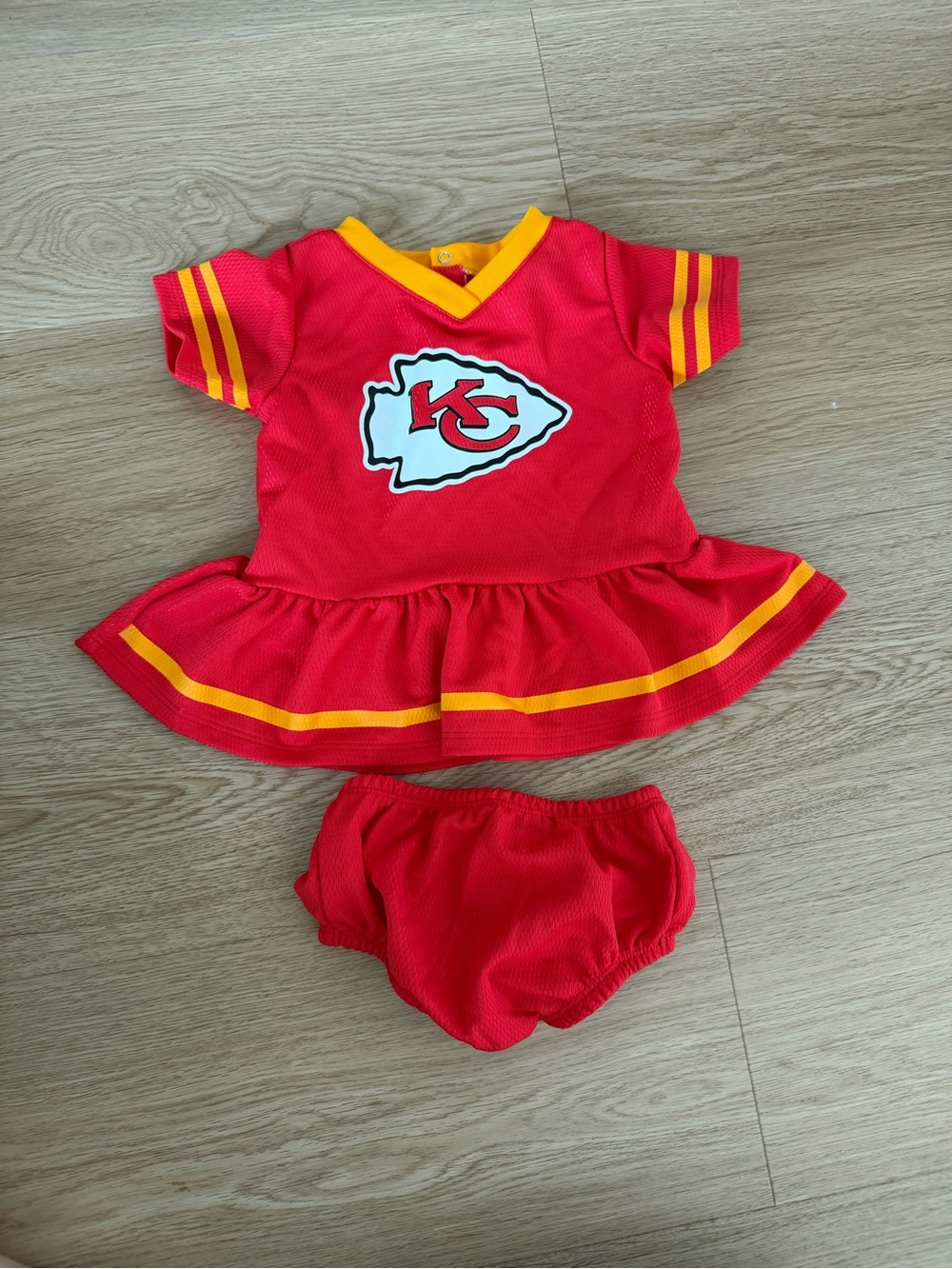 2-Piece Baby Girls Kansas City Chiefs
Dress & Diaper Cover Set
